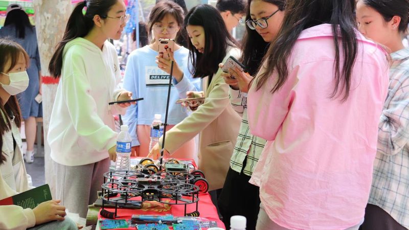 目前市场上主流的开源数据湖工具有以下几类：
